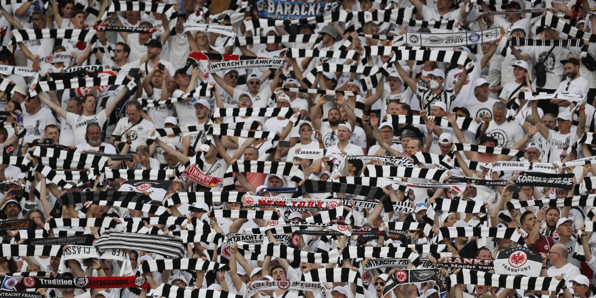 Solo 40.000 privilegiados siguen la fiesta en el Sánchez-Pizjuán