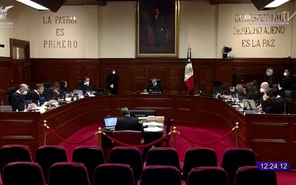 Suprema Corte anula orden del INAI de transparentar nómina de FGR