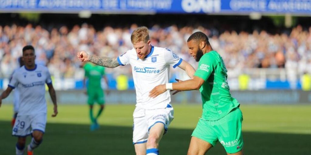 Tablas en la ida del playoff entre Auxerre y Saint-Étienne