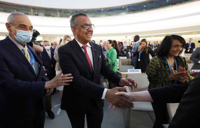 Tedros es reelegido al frente de la OMS por cinco años más | Video