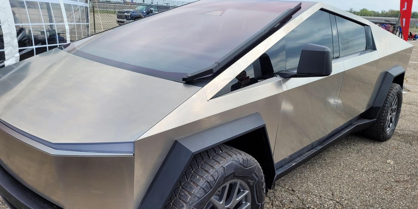 Tesla Cybertruck visto en la competencia de Fórmula SAE Michigan