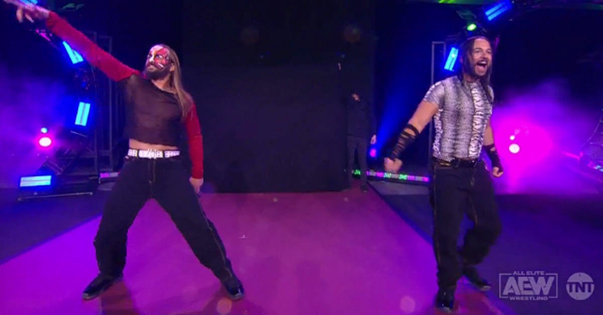 The Young Bucks se hacen pasar por The Hardy’s y traen a WWE Legend a AEW Rampage