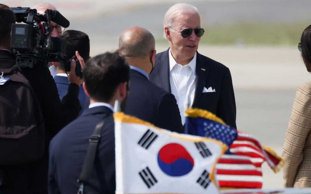 “Todo el mundo debería preocuparse” por viruela del mono: Biden