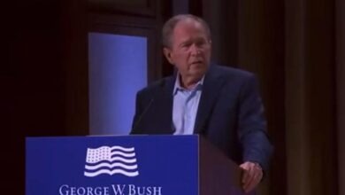 Tremendo lapsus de George W. Bush en un discurso y las redes se le echan encima