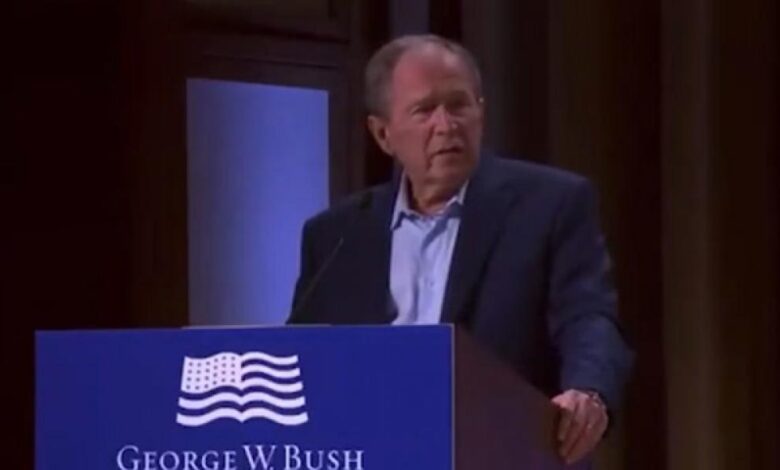Tremendo lapsus de George W. Bush en un discurso y las redes se le echan encima