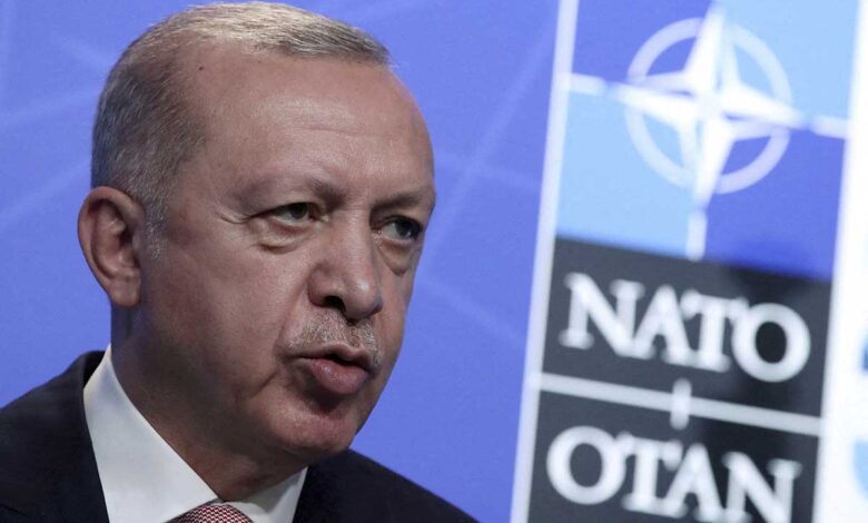 Turquía insiste en que no avalará el ingreso de Suecia y Finlandia a la OTAN por 'apoyar el terrorismo'