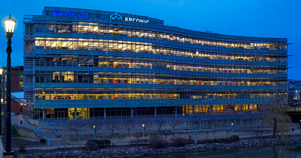 U.S. Company Supplying Russian Military Seeks Exit, Caught Between Sanctions and Kremlin