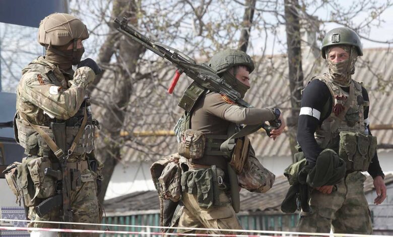 Ucrania acusa a Rusia de sacar a la fuerza a residentes de la ciudad de Kupiansk y de asesinar a civiles