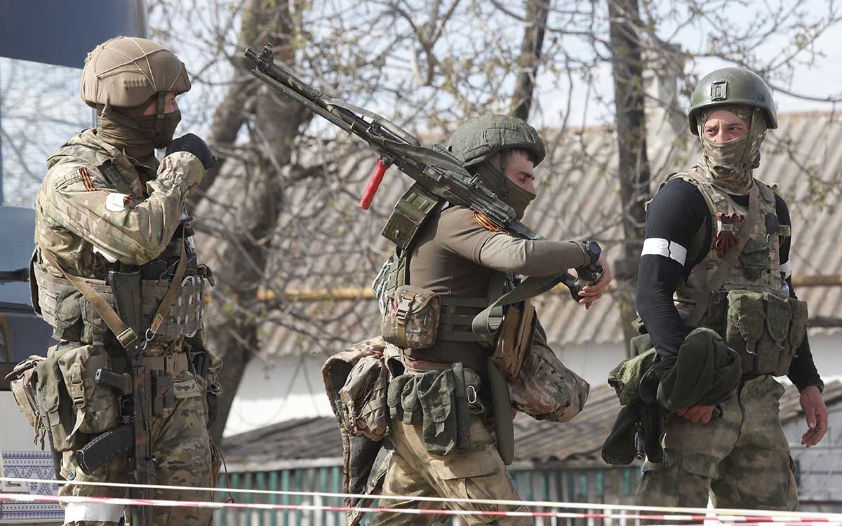 Ucrania acusa a Rusia de sacar a la fuerza a residentes de la ciudad de Kupiansk y de asesinar a civiles