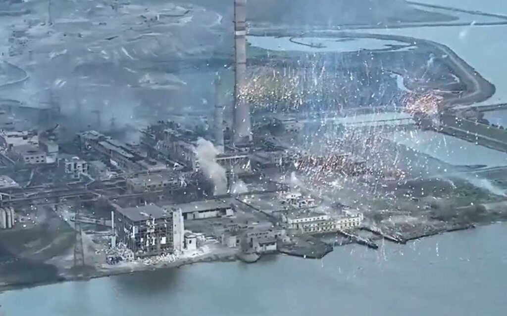 Ucrania denuncia ataque ruso con fósforo blanco contra planta de Mariúpol tras victoria en Eurovisión | Video