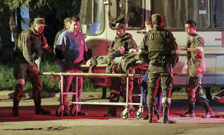 Ucrania evacúa a 264 militares de la planta de acero de Mariúpol