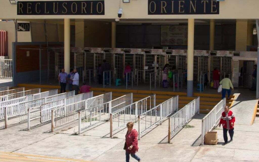 Un interno muerto y otro herido por riña en Reclusorio Varonil Oriente