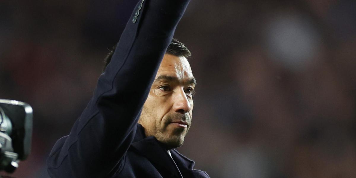 Van Bronckhorst: "Orgulloso de estos chicos y de liderarlos para lograr el trofeo"