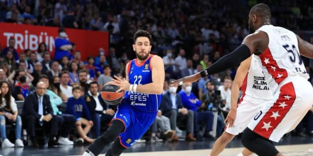 Vasilije Micic, premiado por ser el máximo anotador de la Euroliga