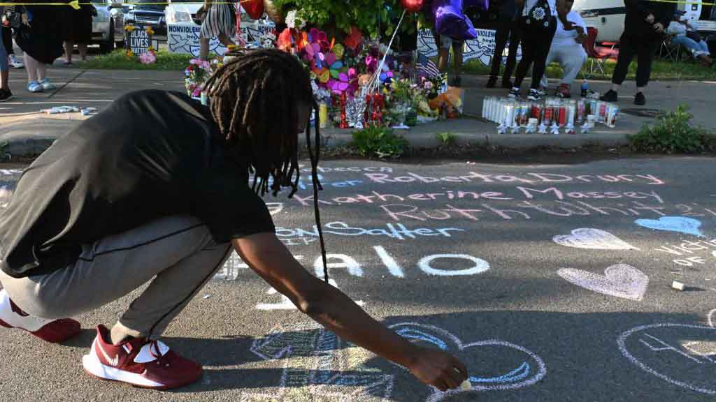 investigan la autenticidad de un documento racista de 180 páginas