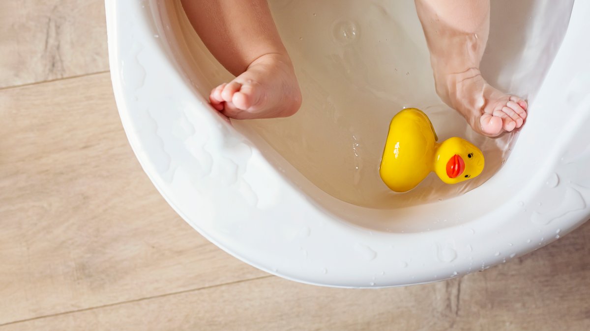 madre de Las Vegas es acusada por intentar matar a un bebé de 15 meses en la bañera