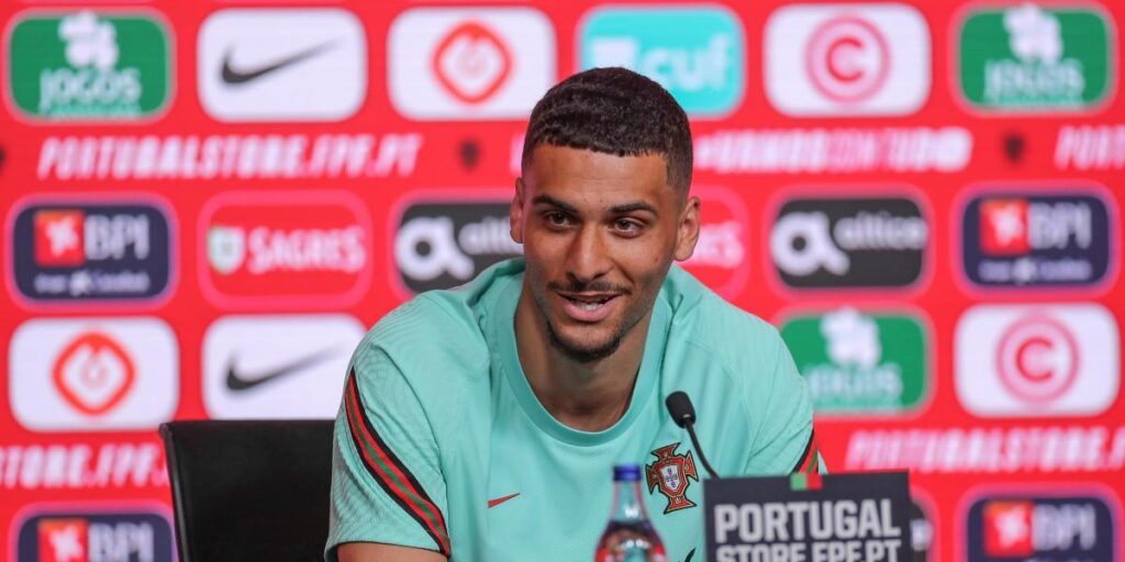 "Pepe tiene muchos años de fútbol, pero yo estoy aquí para luchar por mi sitio"