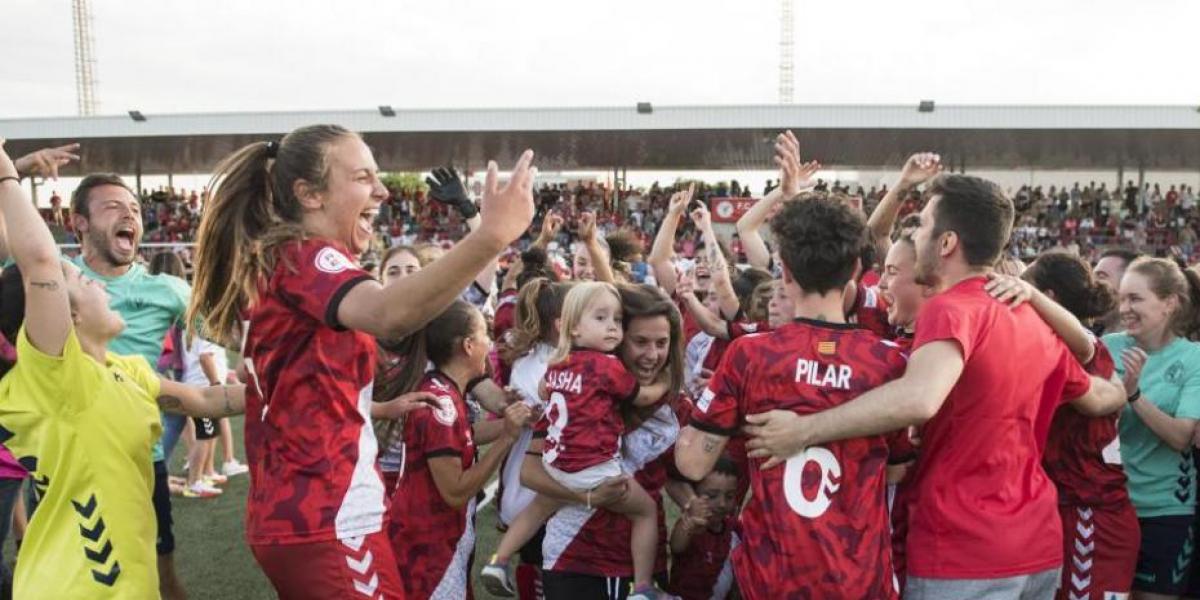 ¡Asciende ante el Espanyol y le pide matrimonio a su pareja!