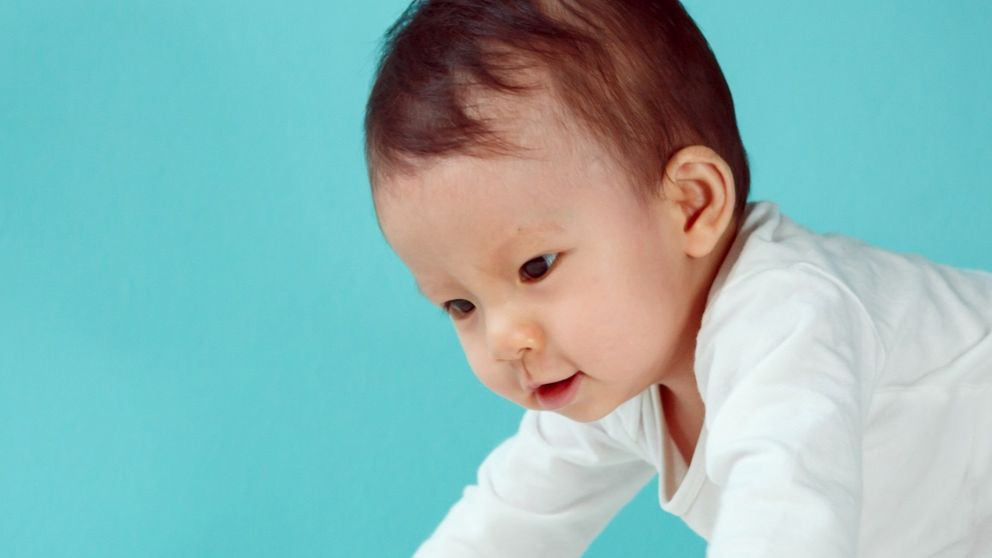 ¿Cuándo empiezan a ver los bebés?