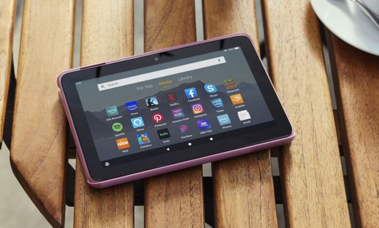 ¿La tableta Amazon Fire 7 (2022) tiene una ranura para tarjeta SD?