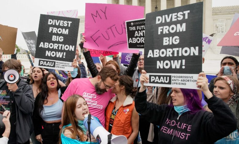 ¿Qué pasará con el aborto en EU si la Corte Suprema anula el fallo de Roe vs. Wade?