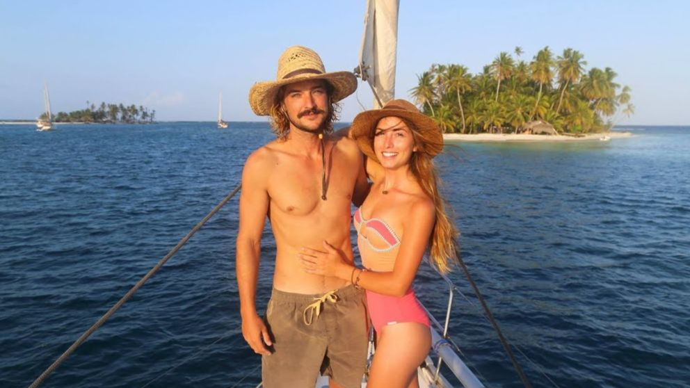 ¿Quién es la familia con la que viaja?