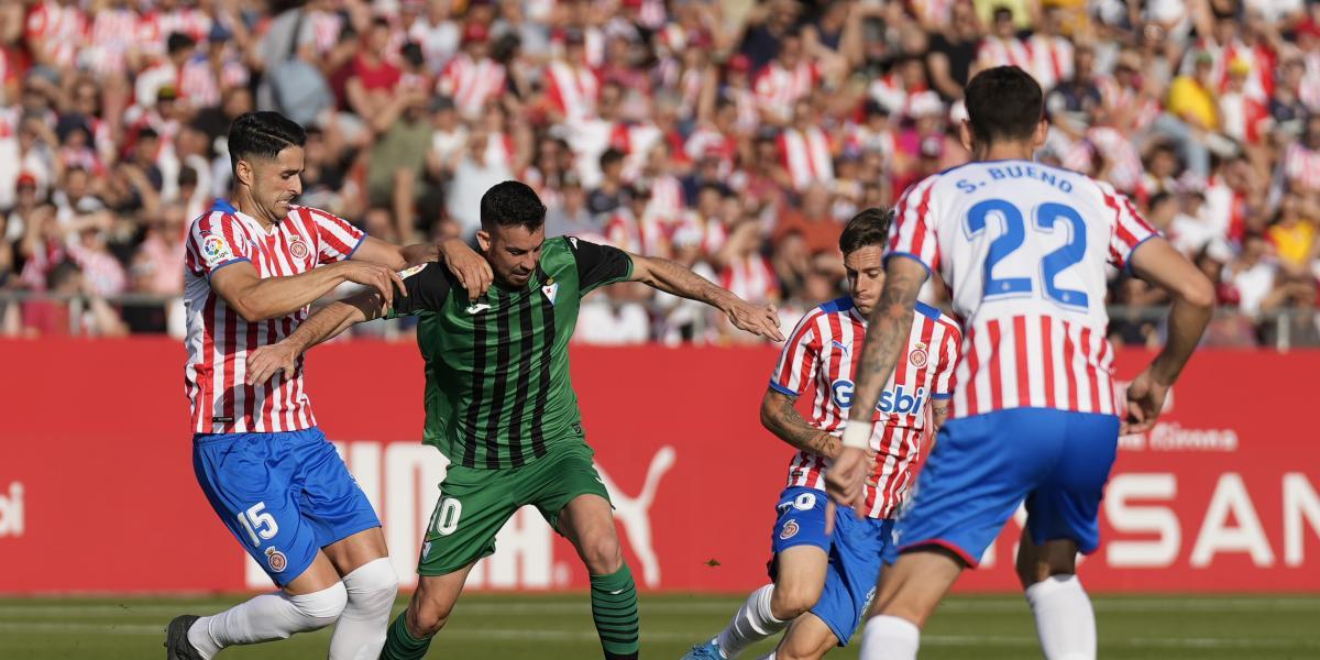 0-1: El Eibar gana en Montilivi y atisba la final del 'playoff'