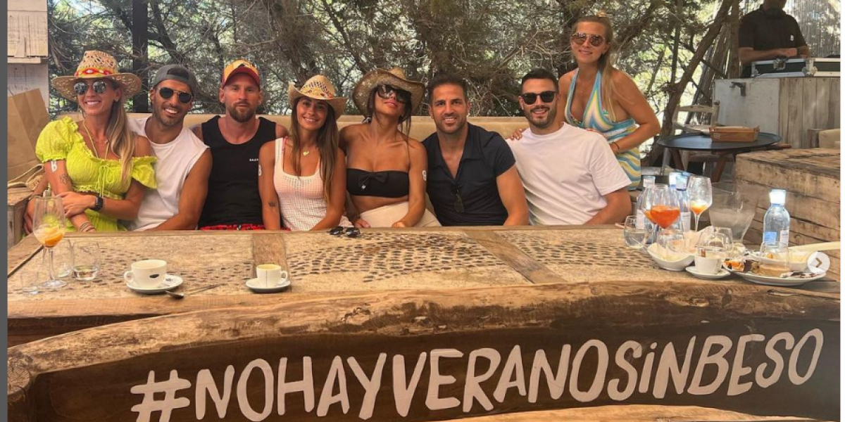 'No hay verano sin beso' para Messi, Suárez y Cesc