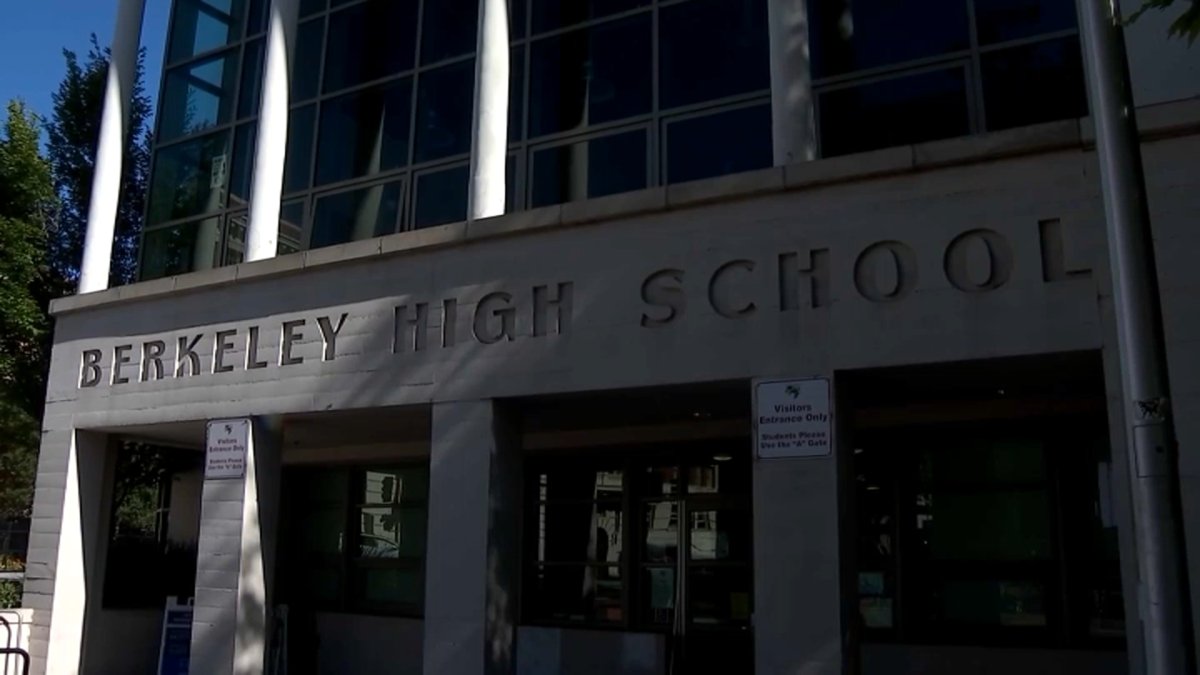 menor reclutaba a estudiantes para llevar a cabo un tiroteo masivo en escuela de Berkeley