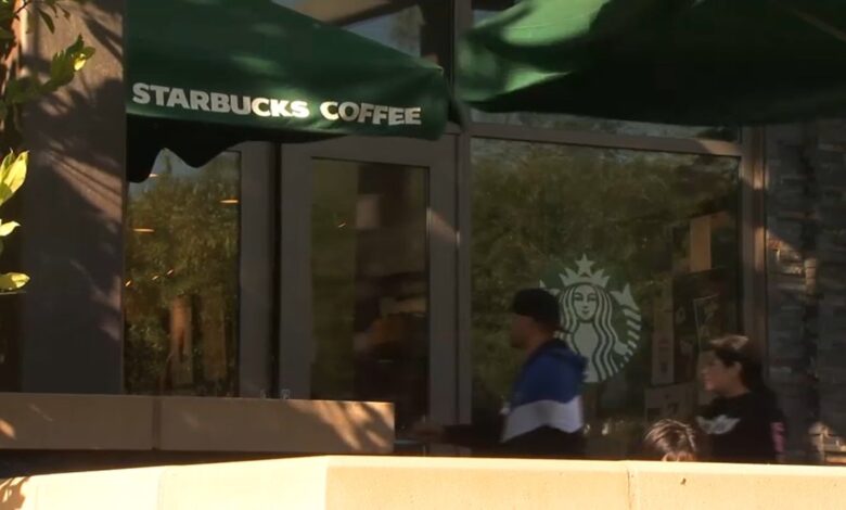 sospechosa golpea a hispana en Starbucks de Mountain View