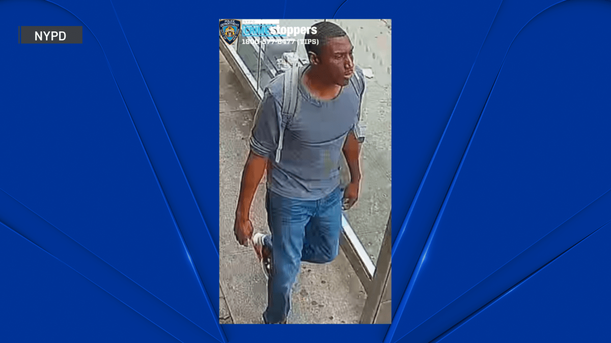 Buscan a sospechoso de robar zapatos a mujeres en Nueva York