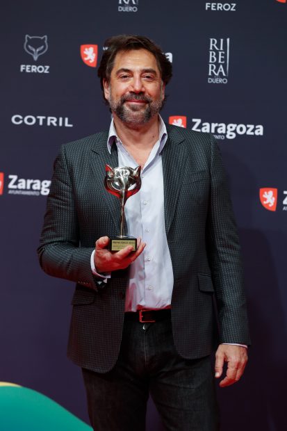 Javier Bardem con un premio / Gtres