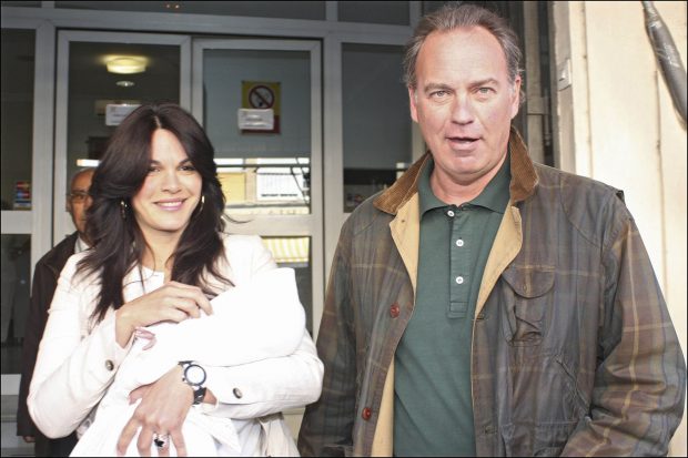 Bertín Osborne y Fabiola Martínez presentando a su hijo / Gtres