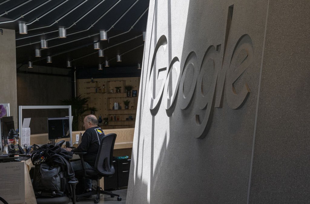 Google, Uber y Amazon piden amparo para hijos de empleados con visas H1-B