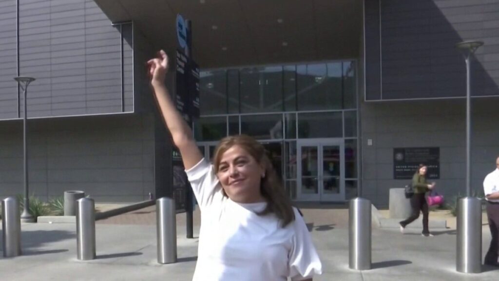 “Es como si me hubieran sacado de mi tumba”: abuela deportada a México regresa legalmente a EEUU