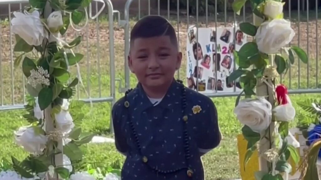 Sepultan a Xavier López, alumno que murió en la balacera en la escuela de Uvalde