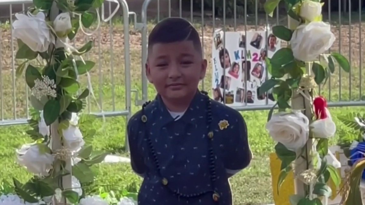 Sepultan a Xavier López, alumno que murió en la balacera en la escuela de Uvalde