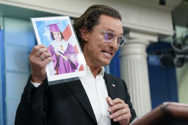 Matthew McConaughey pronunciando un discurso / Gtres