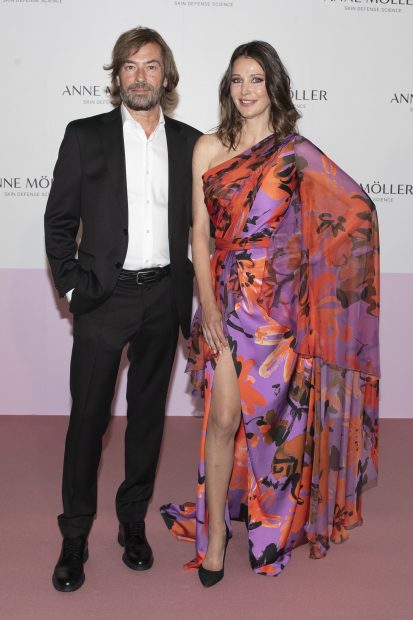 Esther Doña y Santiago Pedraz en un photocall / Gtres