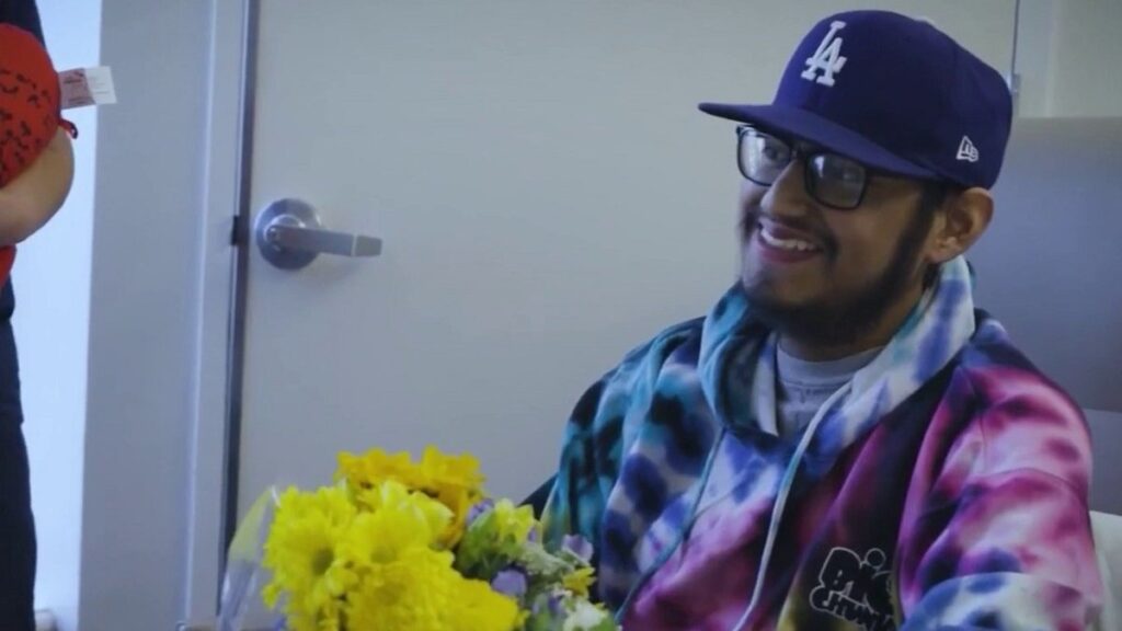 ‘Una segunda oportunidad’: joven de Long Beach recibe trasplante de hígado y corazón