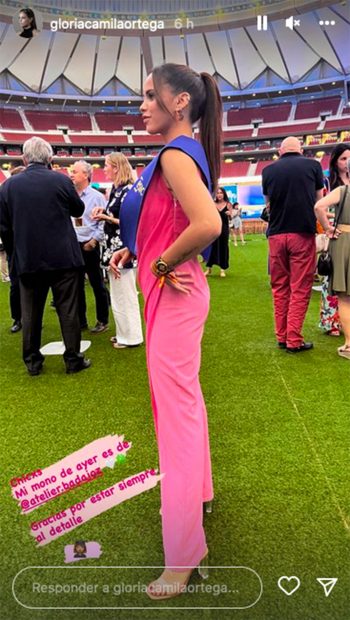 Gloria Camila apuesta por el fucsia en su graduación / Instagram @gloriacamilaortega