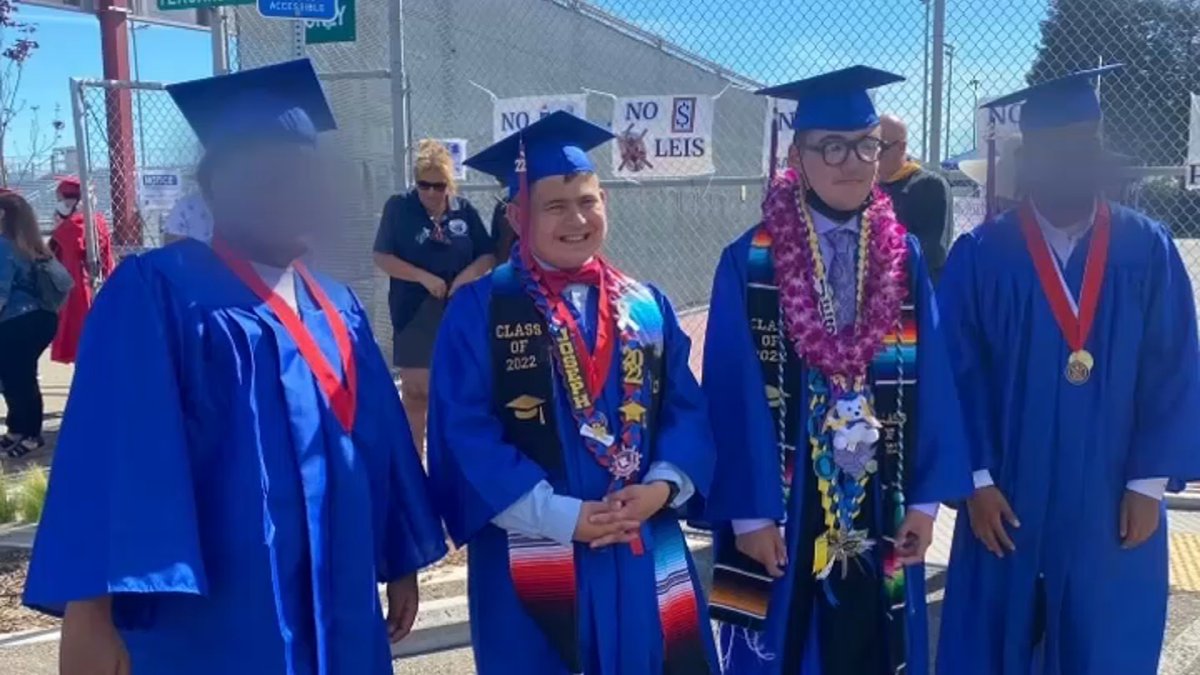Escuela “olvida” imprimir diplomas de 6 estudiantes con necesidades especiales en San Leandro