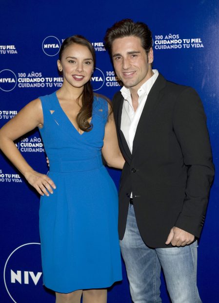 Chenoa y Bustamante posando / Gtres