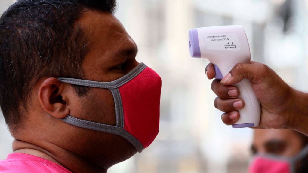 Te pagan unos $1,500: si sospechas que tu vecino tiene COVID y lo denuncias, dan recompensa en China