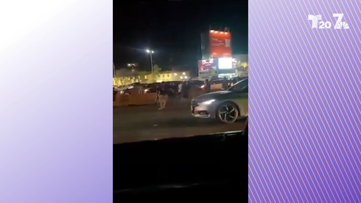 En video: se forma tremenda pelea entre conductores y comerciantes en cruce fronterizo