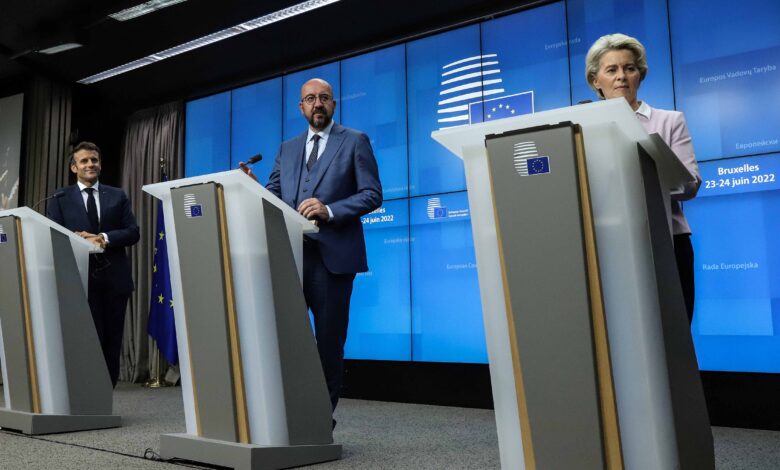 La Unión Europea concede estatus de candidatos a Ucrania y a Moldavia