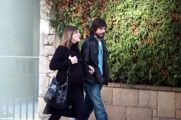 Santi Millán y Rosa Olucha paseando / Gtres