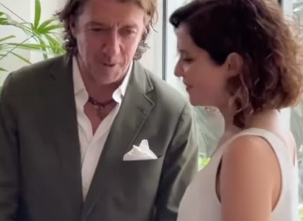 Nicolás Vallejo-Nágera e Isabel Díaz Ayuso en Miami / Instagram