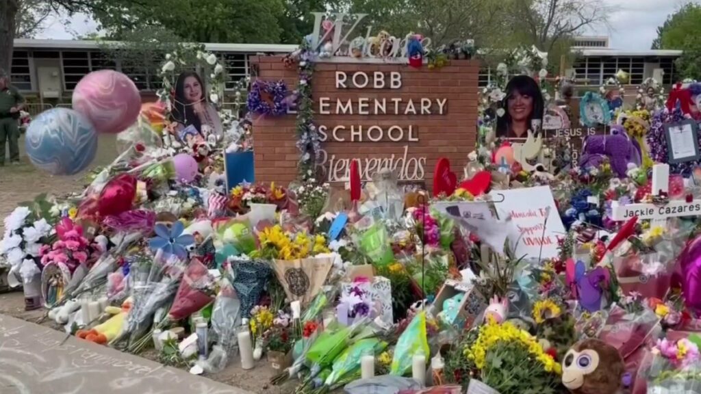 Abuela del autor de la masacre en Uvalde sale del hospital