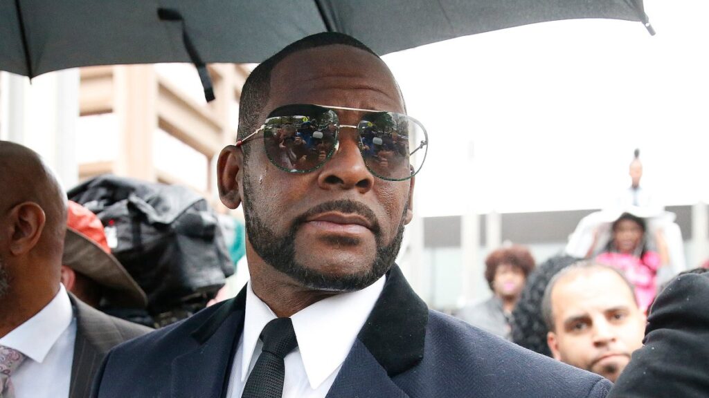 R. Kelly es sentenciado en una corte federal de Nueva York por caso de tráfico sexual
